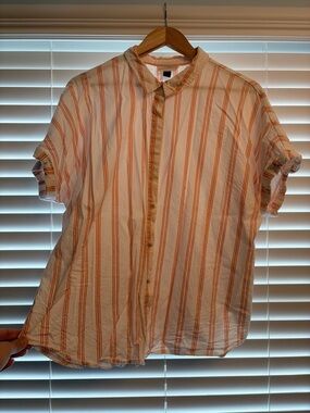 Universal Thread White Short-Sleeve Button-Up Shirt with Orange Stripes